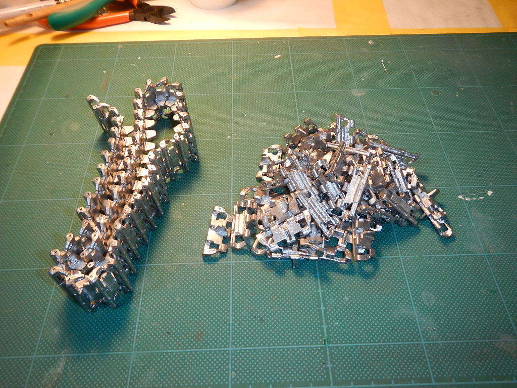 WPL E-1 1/16 新品 塗装 再組立て 金属履帯 制作します。 WPL E-1 1/16 新品 塗装 再組立て 金属履帯 制作します。 WPL E-1 1/16