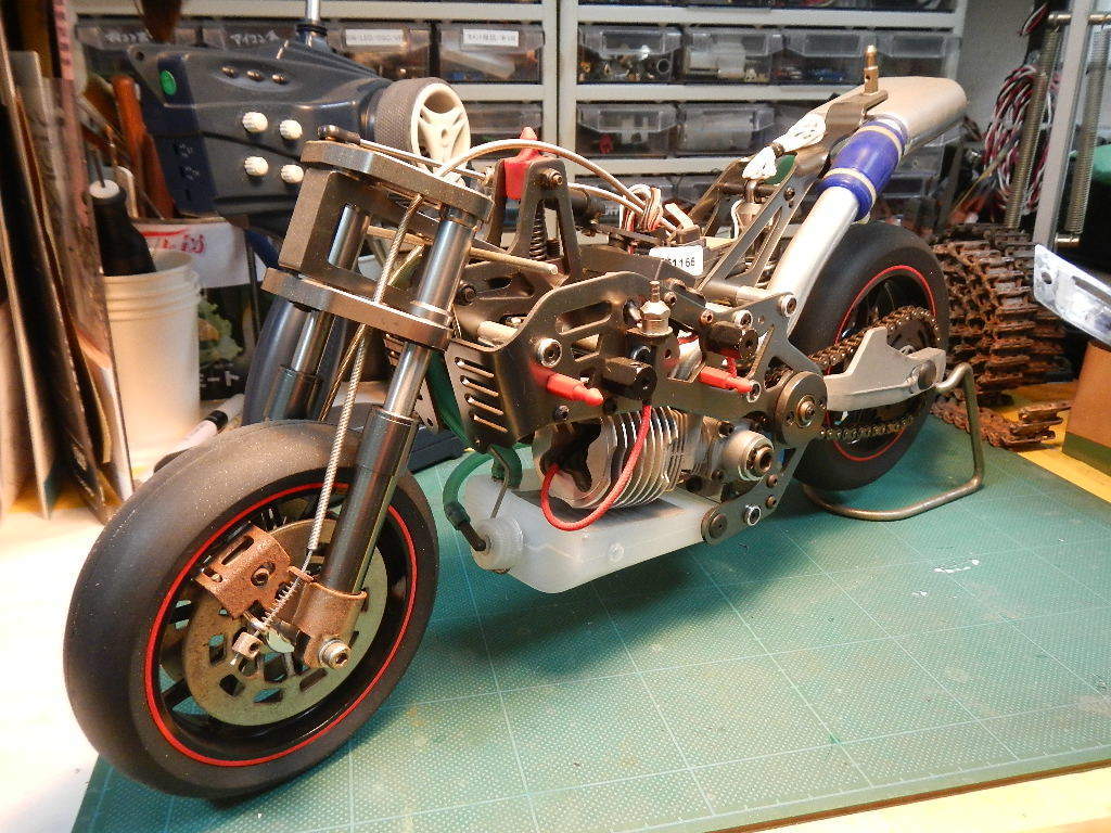 サンダータイガー　１／５スケール　DUCATI 999R エンジン・バイクラジコンバイク