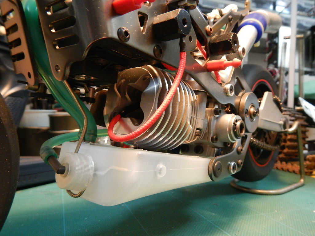 DUCATI 999R 1/5スケールGPバイク: 東名川崎